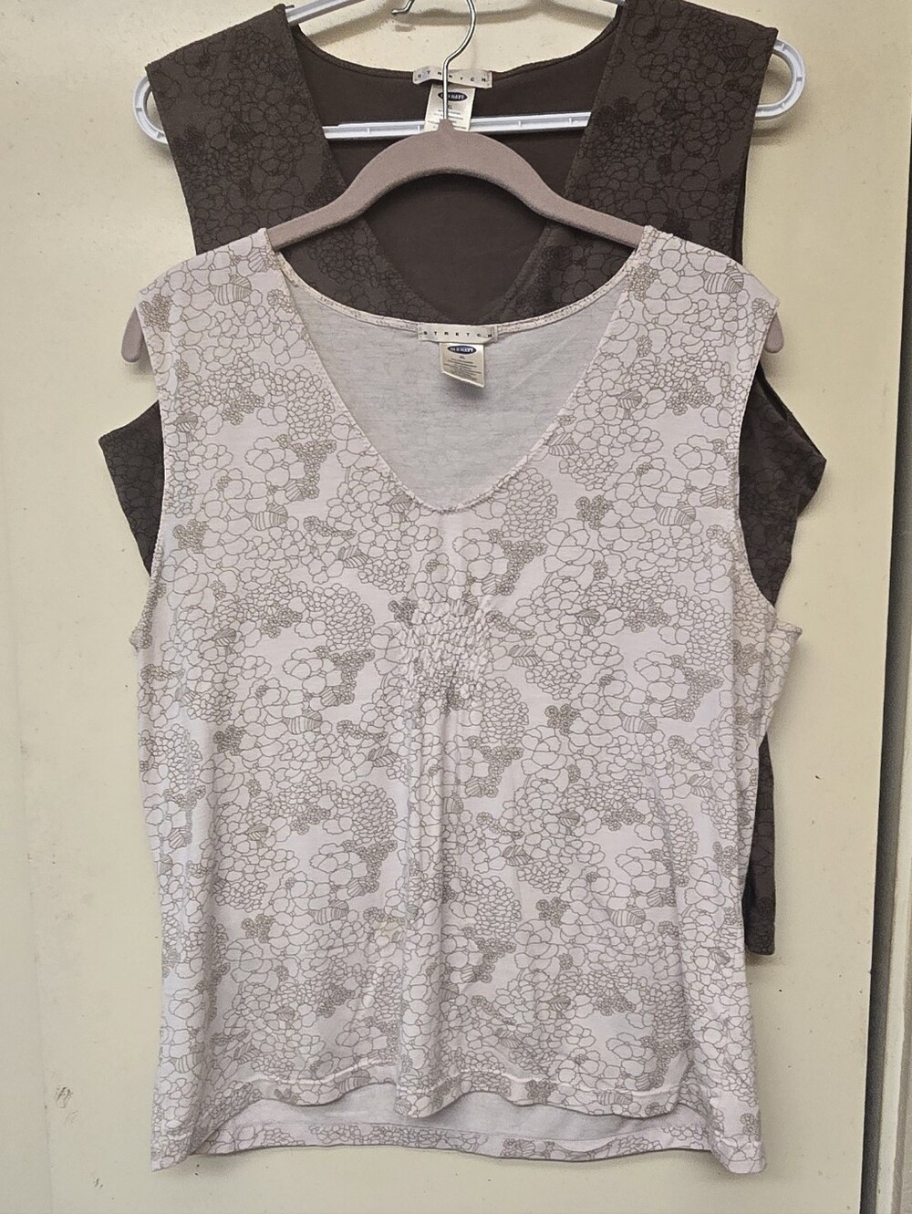 Womans Old Navy Sleeveless Tops